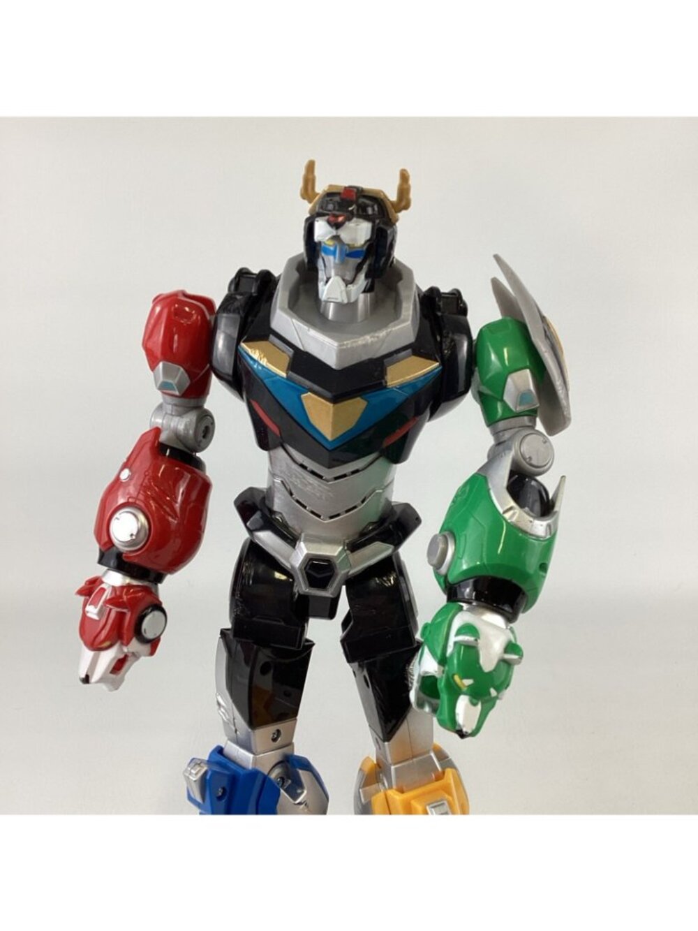 Dreamworks Ultimate Voltron Legendary Defender Electronic 13" Action Figure 2017 - Picture 2 of 7